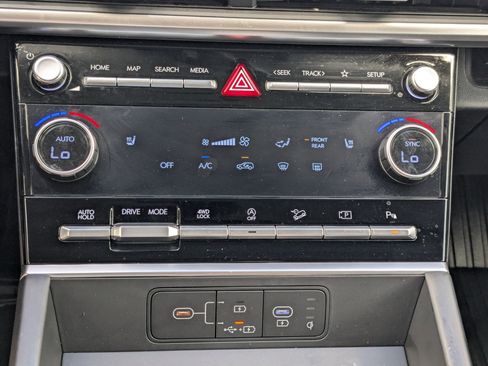 Used 2025 Hyundai Santa Fe XRT AWD/4WD image 23