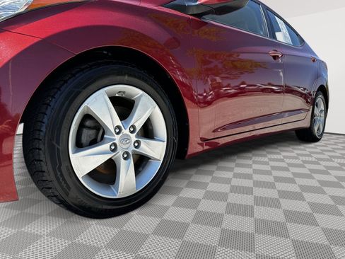 Used 2013 Hyundai Elantra GLS w/ Preferred Pkg FWD image 6