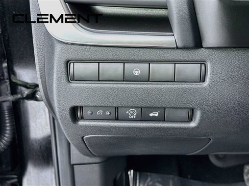 Used 2024 Nissan Rogue SV AWD/4WD image 14