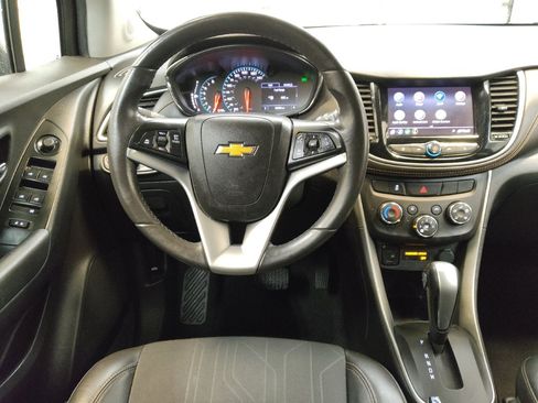 Used 2020 Chevrolet Trax LT w/ Redline Edition AWD/4WD image 22