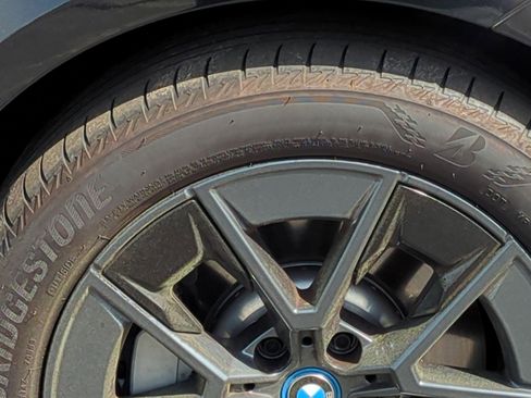 Used 2023 BMW i4 eDrive35 image 11