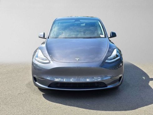 Used 2021 Tesla Model Y Long Range AWD/4WD image 8