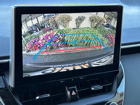 Certified 2025 Toyota Corolla XLE image 17