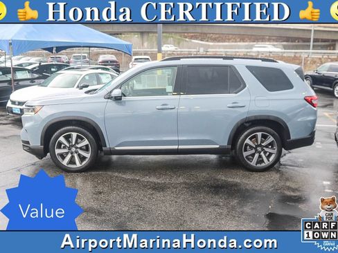 Used 2025 Honda Pilot Touring image 3