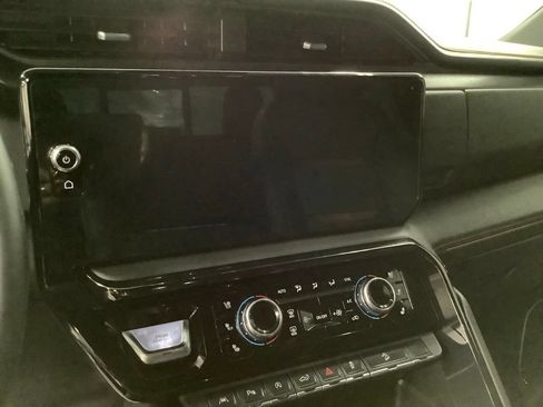 Used 2024 GMC Sierra 1500 AT4 w/ Technology Package AWD/4WD image 19