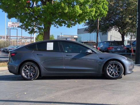 Used 2021 Tesla Model 3 Standard Range Plus image 4