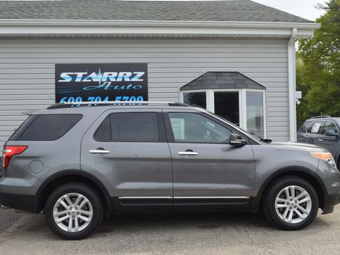 Used 2014 Ford Explorer XLT w/ Equipment Group 202A FWD image 6