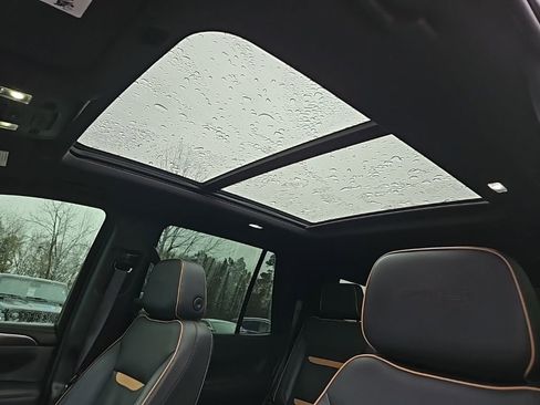 Used 2021 GMC Yukon AT4 w/ Technology Package image 17