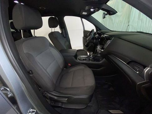 Used 2023 Chevrolet Traverse LT image 38