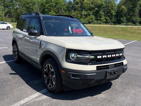 Used 2024 Ford Bronco Sport Outer Banks w/ Tech Package AWD/4WD image 3