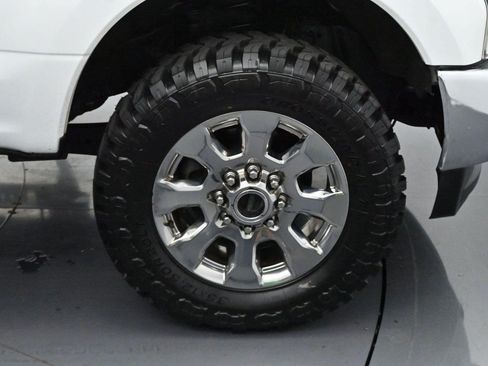 Used 2017 Ford F250 XL w/ Power Equipment Group AWD/4WD image 29
