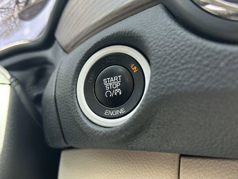 Used 2015 Chrysler 200 C w/ Navigation & Sound Group I image 20