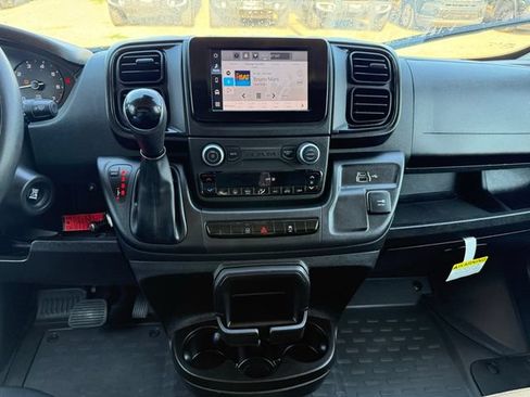 Used 2025 RAM ProMaster 2500 w/ Convenience Group FWD image 12