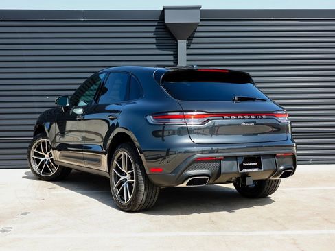 Certified 2025 Porsche Macan image 3