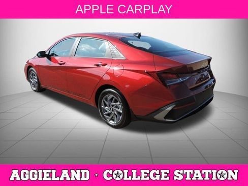 Used 2024 Hyundai Elantra SEL FWD image 6