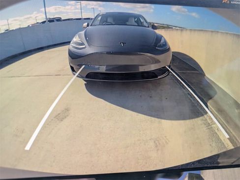 Used 2022 Tesla Model Y Performance image 23