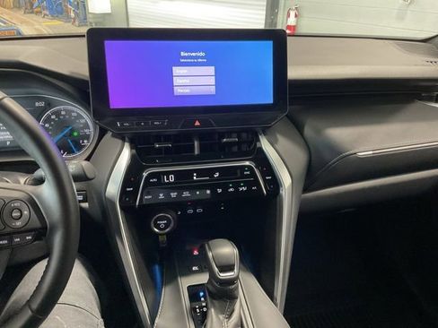 Used 2023 Toyota Venza XLE AWD/4WD image 15