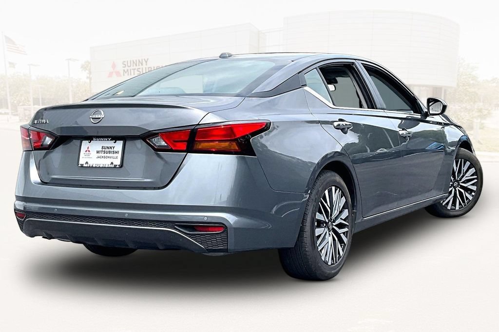 Used 2025 Nissan Altima 2.5 SV FWD image 6