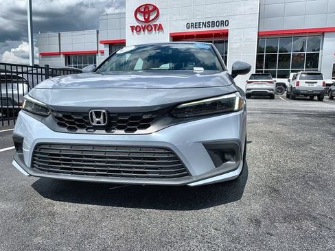 Used 2023 Honda Civic Sport Touring image 3