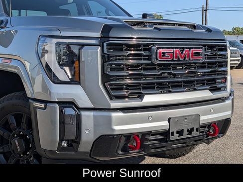 Used 2024 GMC Sierra 2500 AT4 w/ AT4 Premium Plus Package AWD/4WD image 10