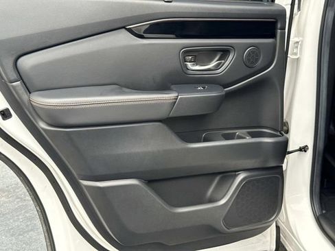 Certified 2025 Honda Pilot TrailSport image 14
