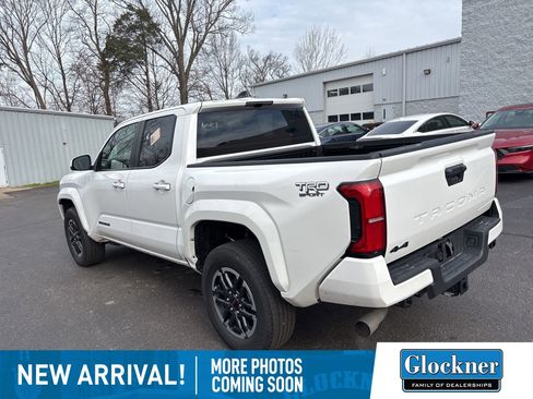 Used 2025 Toyota Tacoma TRD Sport image 5