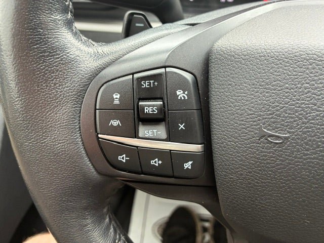 Used 2020 Ford Explorer XLT w/ Equipment Group 202A AWD/4WD image 26