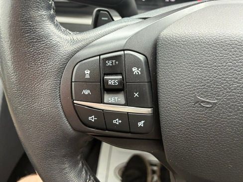 Used 2020 Ford Explorer XLT w/ Equipment Group 202A AWD/4WD image 26