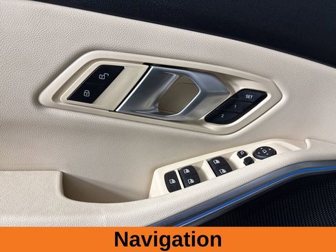 Used 2025 BMW 330i Sedan image 9