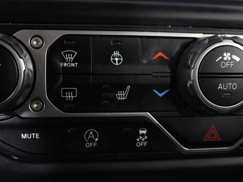 Used 2020 Jeep Gladiator Overland w/ LED Lighting Group image 25