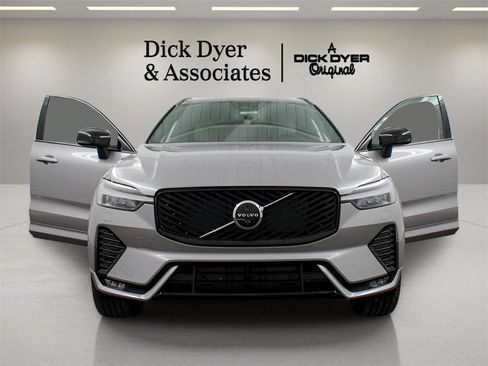 Used 2026 Volvo XC60 B5 Plus w/ Protection Package Premier AWD/4WD image 8