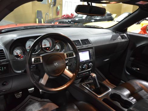 Used 2009 Dodge Challenger R/T RWD image 16