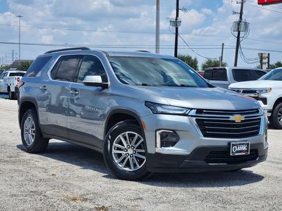 Used 2023 Chevrolet Traverse LT