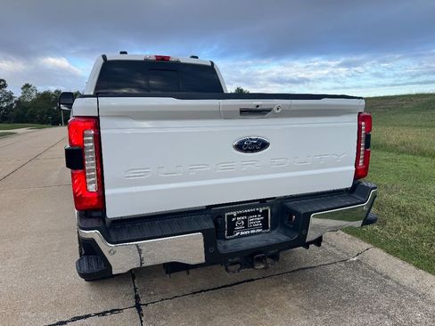 Used 2024 Ford F250 Lariat w/ Chrome Package image 9