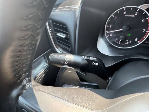 Used 2025 Nissan Rogue SV AWD/4WD image 31