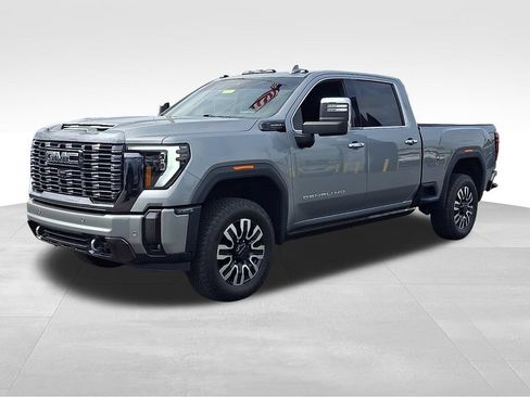 Used 2024 GMC Sierra 2500 Denali Ultimate AWD/4WD image 3