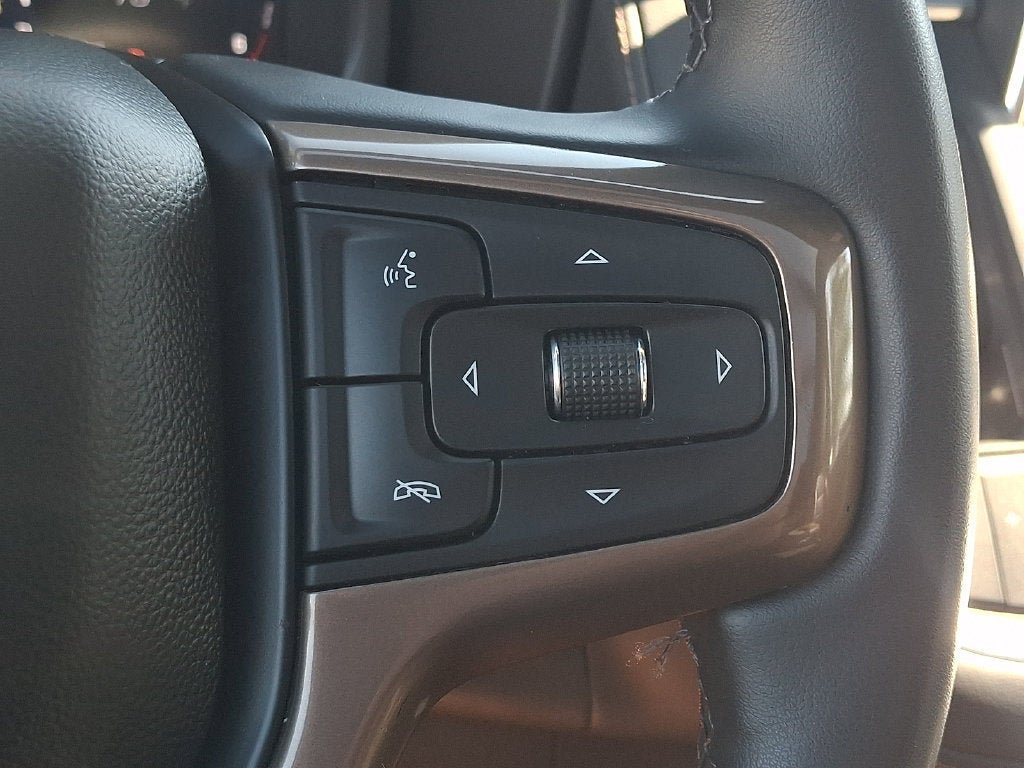 Certified 2023 Chevrolet Suburban High Country AWD/4WD image 24
