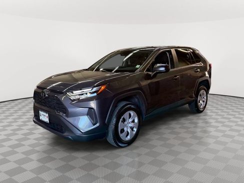 Used 2025 Toyota RAV4 LE AWD/4WD image 4