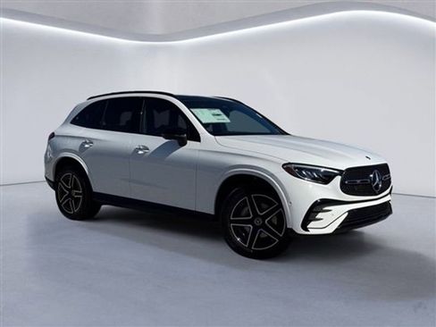 New 2025 Mercedes-Benz GLC 300 4MATIC image 2