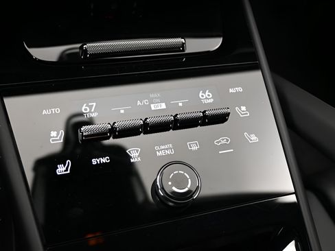 Certified 2025 Porsche Cayenne S AWD/4WD image 14