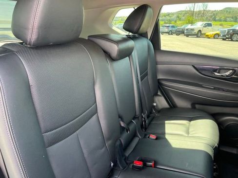 Used 2019 Nissan Rogue SL w/ Premium Package AWD/4WD image 24