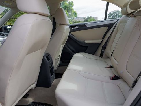 Used 2012 Volkswagen Jetta TDI image 25