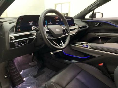 Used 2024 Cadillac Lyriq Sport RWD image 65