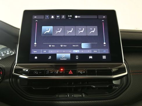 Used 2024 Jeep Compass Trailhawk AWD/4WD image 28