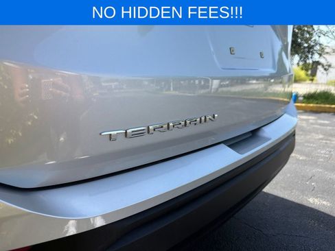 Used 2022 GMC Terrain SLE w/ LPO, Floor Liner Package FWD image 8