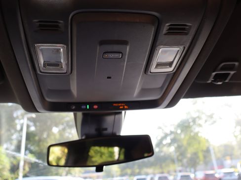 Used 2022 GMC Yukon SLE w/ Gmc Pro Safety Plus Package RWD image 32