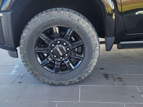 Used 2024 GMC Sierra 3500 AT4 w/ AT4 Premium Plus Package image 11
