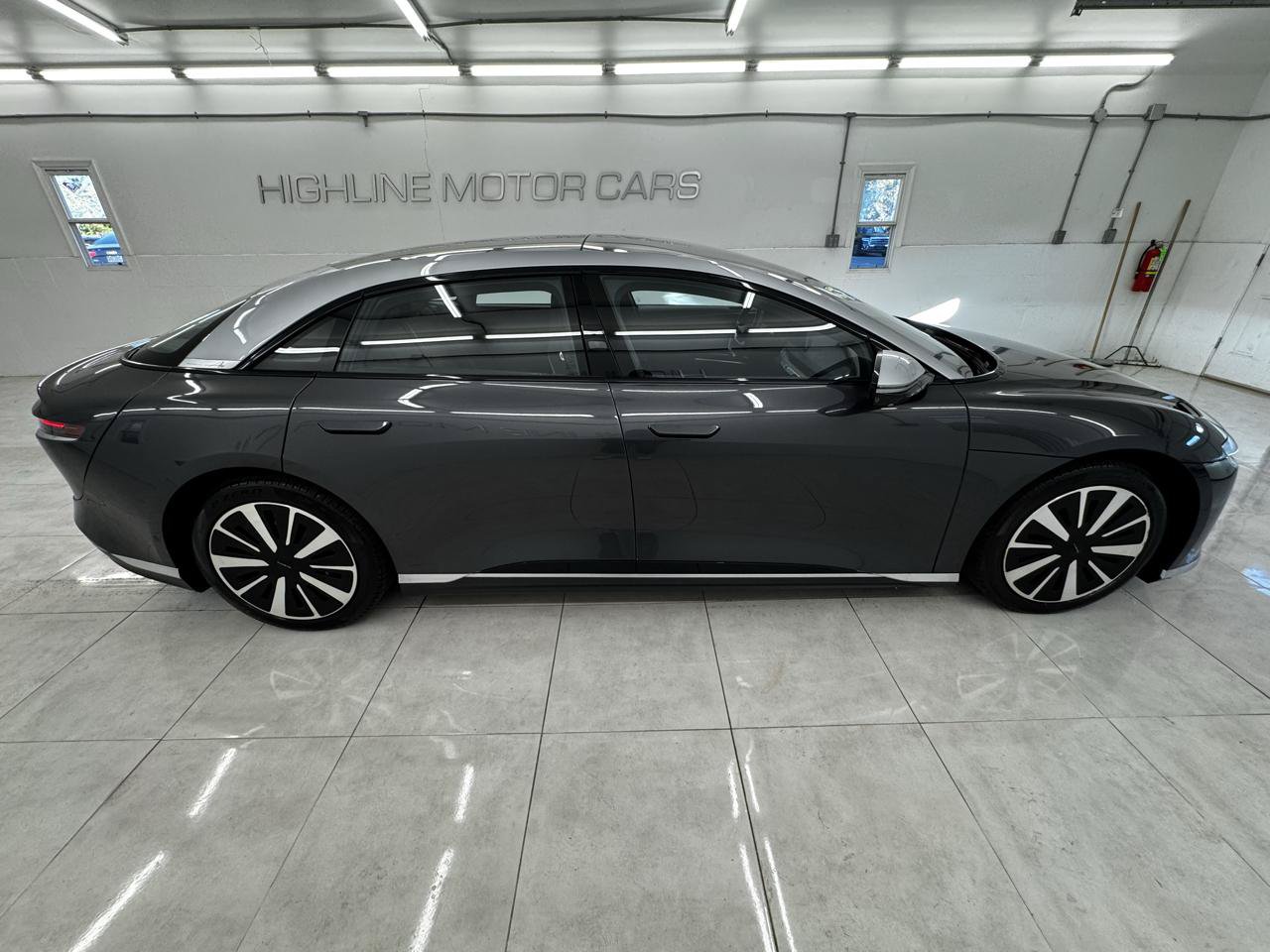 Used 2023 Lucid Air Grand Touring AWD/4WD image 4