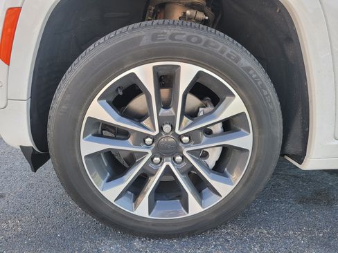 Used 2023 Jeep Grand Cherokee L Overland AWD/4WD image 8