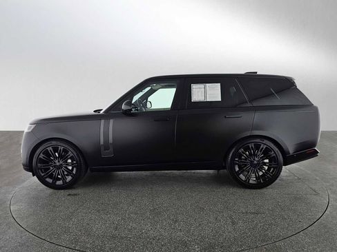 Used 2026 Land Rover Range Rover SE AWD/4WD image 2